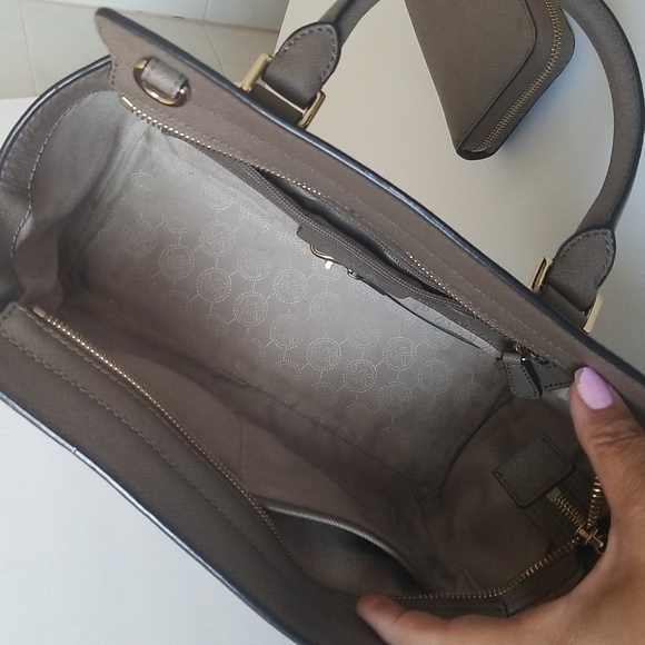 Michael kors bag - Picture 5 of 12